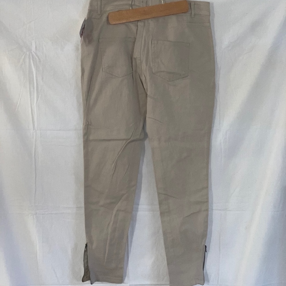 Jeans - Picture 2 of 6
